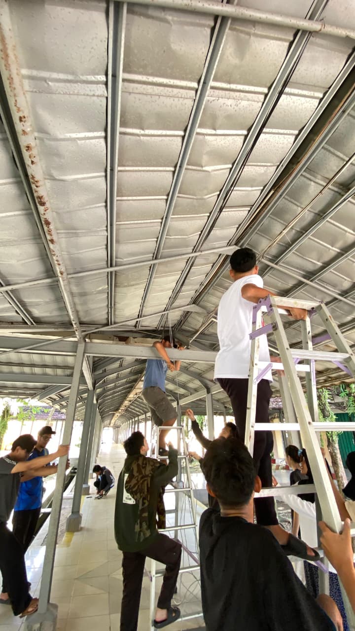 Tim IT RSUD Prabumulih Melakukan Pemasangan Jaringan Internet untuk Meningkatkan Layanan